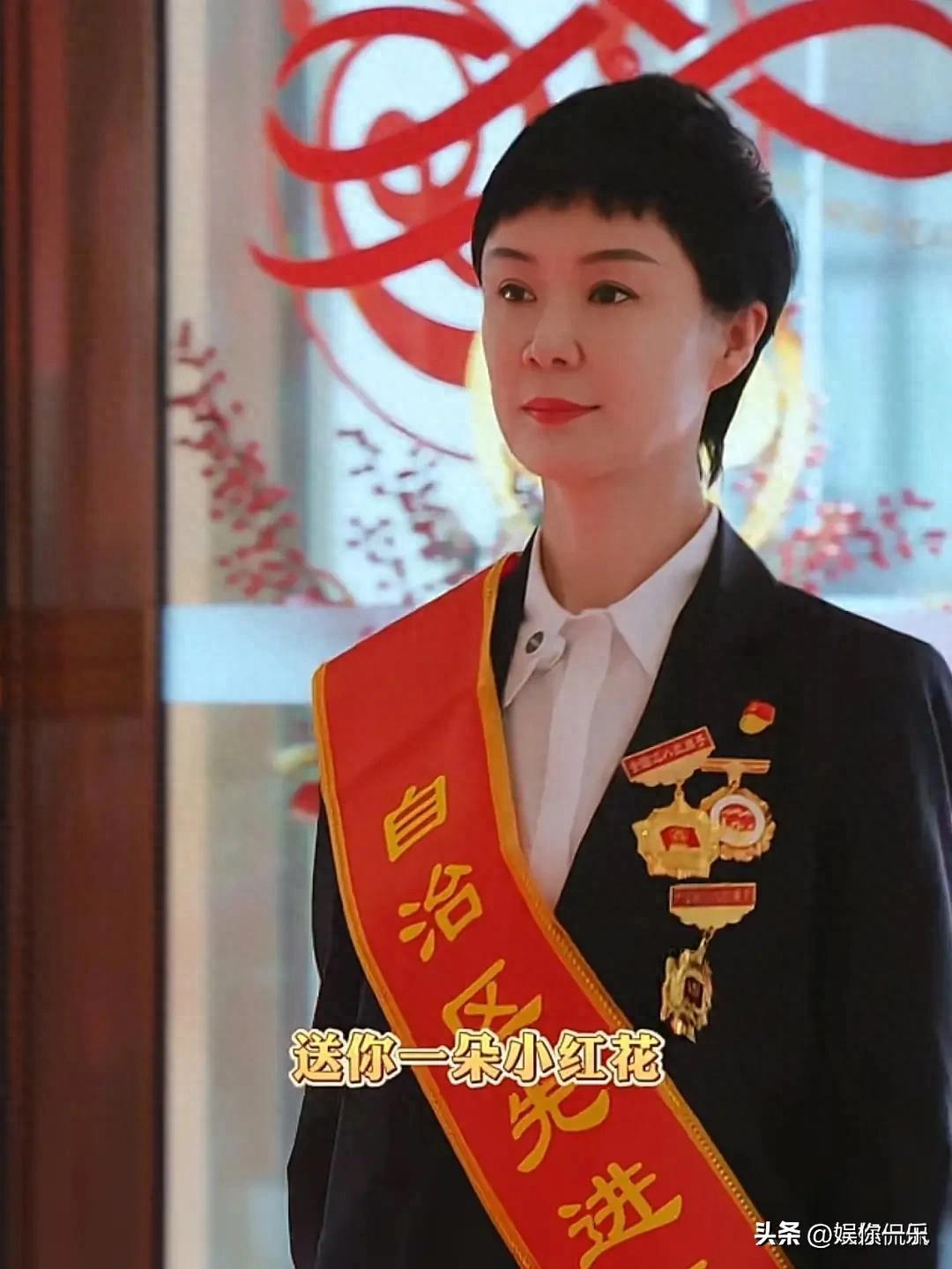 贺娇龙离世前聊天记录曝光，年入900万，本可以躺赢!47岁仍爱折腾